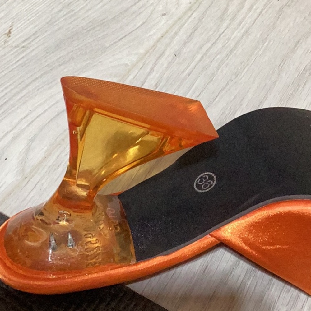 Block Heel Shoes - Picture 2 of 3